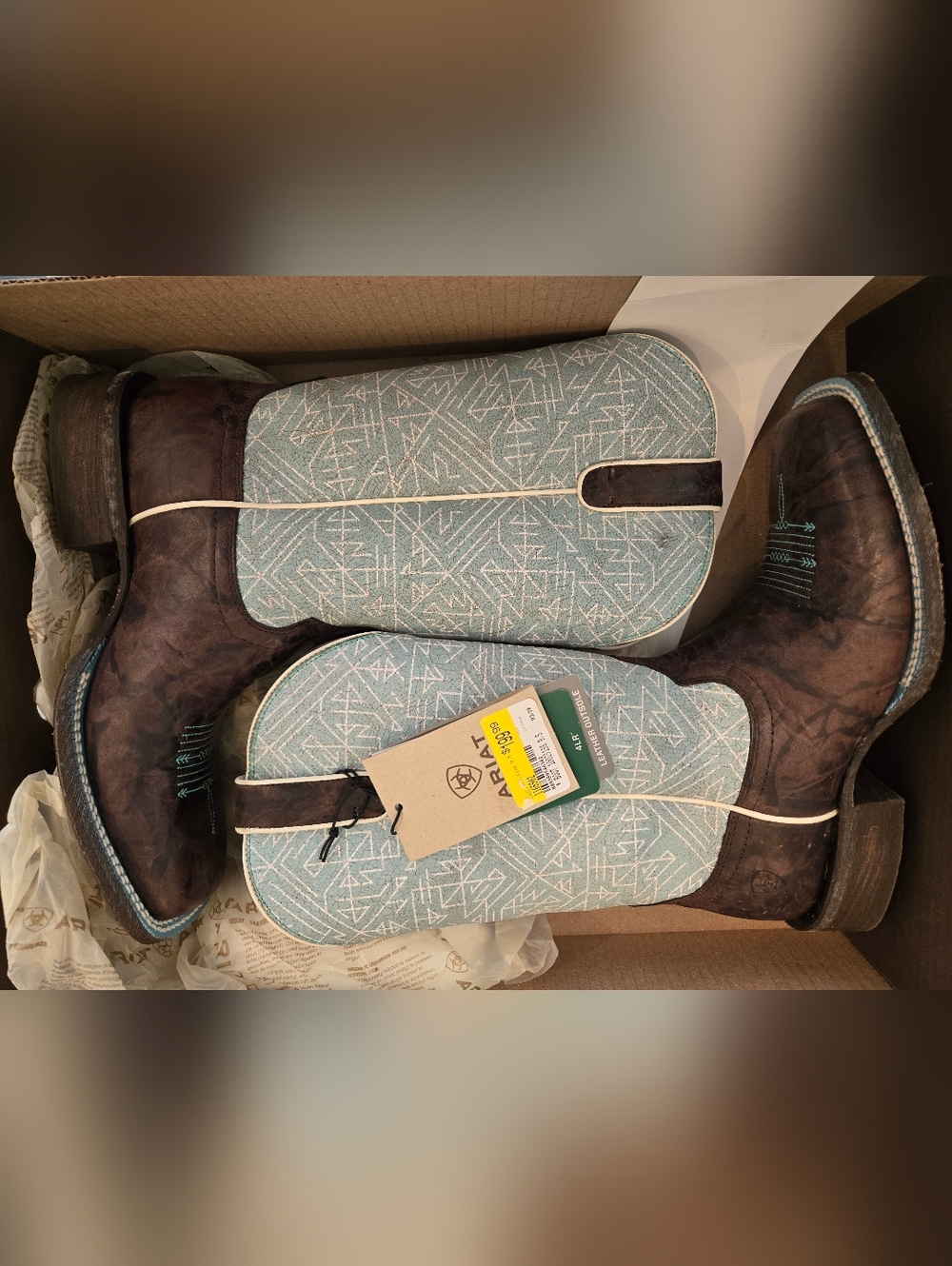 Ariat Circuit Savanna Boots in Chief Chocolate with Blue Tribal Print. Size 9.5
